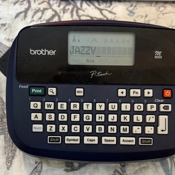Brother P-touch Label Maker in Black and White - Picture 1 of 2